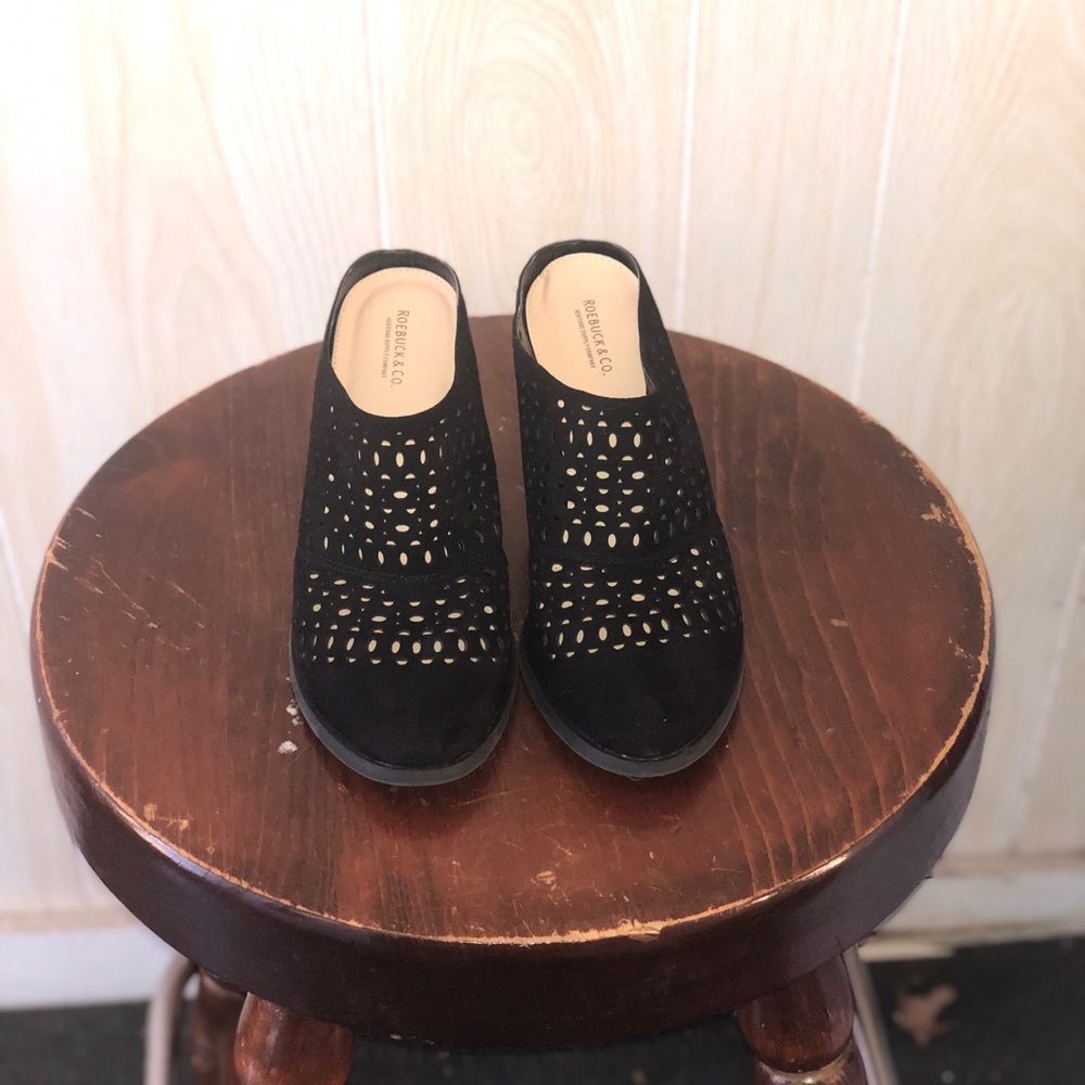 Roebuck & Co. Black Slip On Heel Mona Size 8